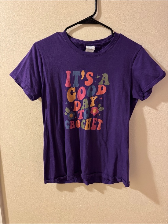 Tops - Women's Purple 'It's A Good Day To Crochet' Short Sleeve Graphic Tee